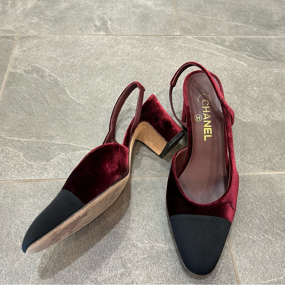 Chanel 38.5 maroon velvet sling back shoes